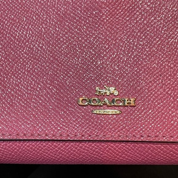 COACH pink wallet with gold accents in beautiful condition - Picture 3 of 10
